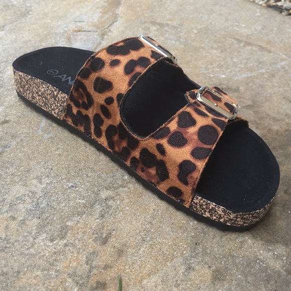 Leopard Print Flatform Sandal Slides - Picture 4 of 5